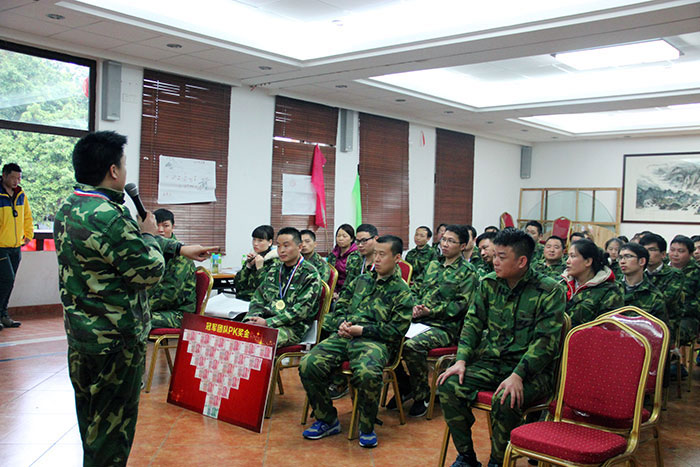 Z6官网营销总经理罗胜做总结性讲话