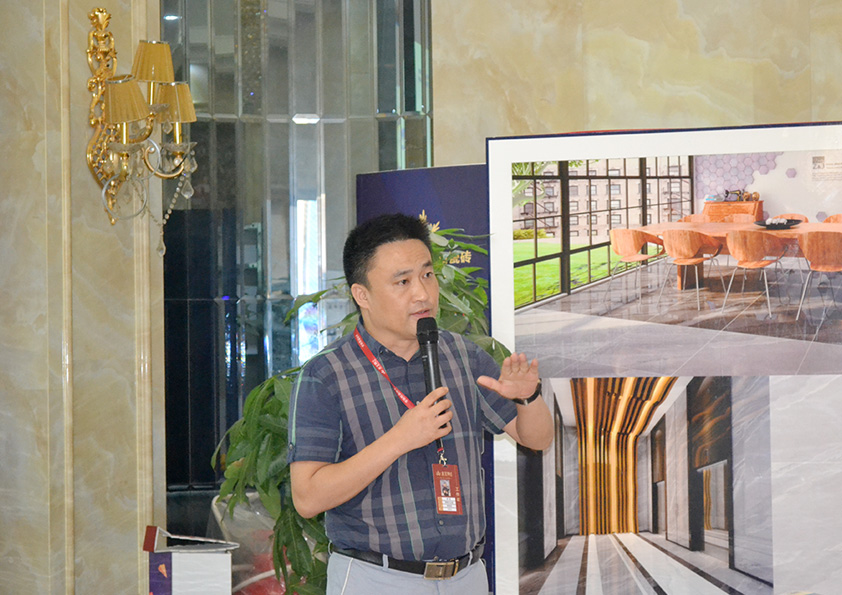 Z6官网瓷砖品牌营销总经理罗胜先生