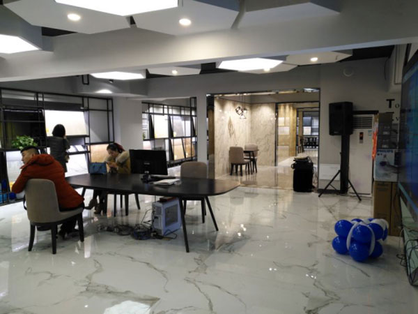 看爱陶若何做好瓷砖新零售 1.7颁布会暨建材互换会圆满进行