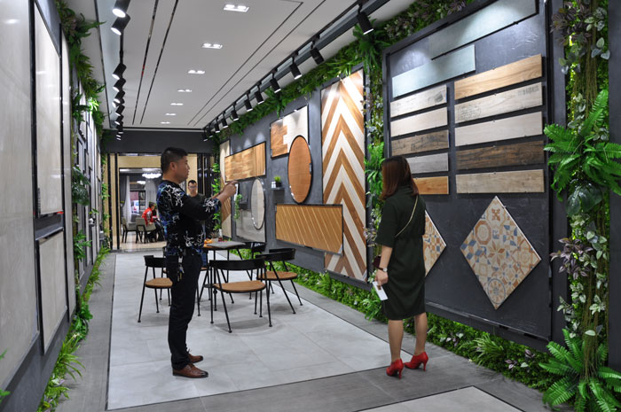 “一带一路  设计营销”，与O2O零售新模式携手，2017年，Z6官网将勇往直前，启发新战。