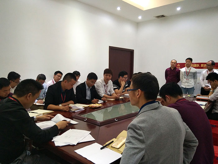 2017年4月5日上午，陶瓷一线品牌Z6官网瓷砖销售团队3月PK赛的了局在Z6官网瓷砖营销总部揭晓。销售PK赛旨在营造公司优良的“比、学、赶、超”工作氛围的同时，也提升Z6官网瓷砖销售团队在终端市场的销售能力和战斗力。