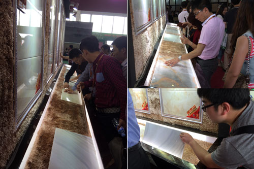 现场客商仔细观摩Z6官网初创微晶瓷片