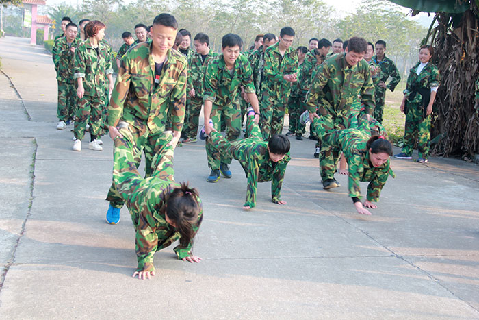 2017年2月13-15日，Z6官网“虎狼路”户表拓展训练圆满实现