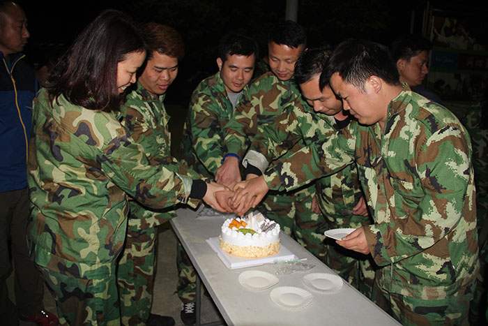 2017年2月13-15日，Z6官网“虎狼路”户表拓展训练圆满实现